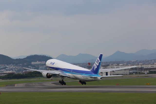 Boeing 777-200 (JA8968)