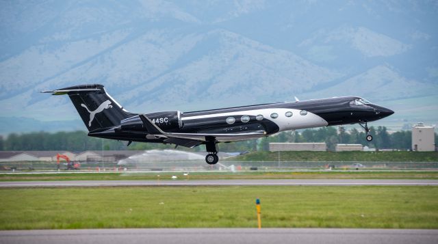 Gulfstream Aerospace Gulfstream V (N444SC) - Nice G-V departing KBZN March 2023