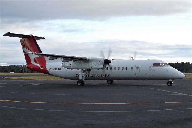 de Havilland Dash 8-300 (VH-SBB) - Qantaslink (Eastern Australia Airlines) Bombardier Dash 8-315Q VH-SBB (msn 539) at Wynyard Airport Tasmania on 3 April 2022.