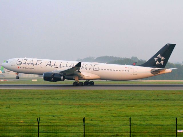 Airbus A330-300 (C-GEGP) - Livery Star Alliance.br /Montréal CYUL - Brussel EBBR