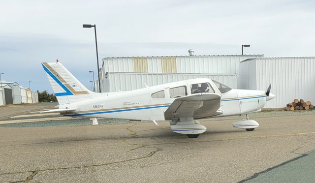 Piper Cherokee (N8198Z)
