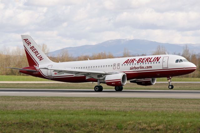 Airbus A320 (HB-IOV) - "Air Berlin" livery