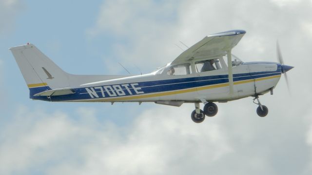 Cessna Skyhawk (N708TE)