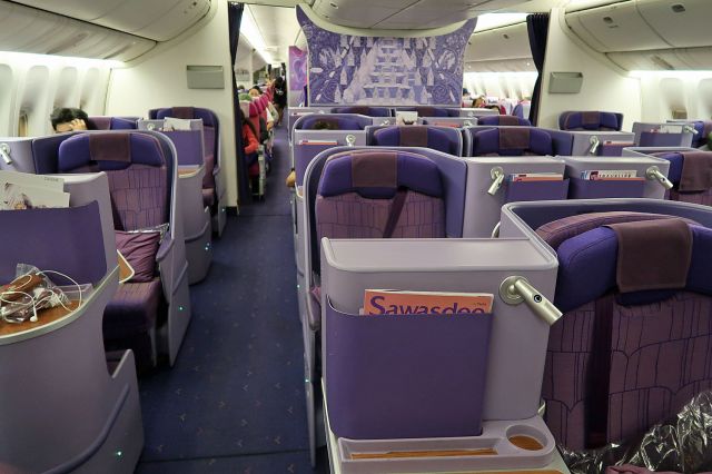 BOEING 777-300 (HS-TKL)