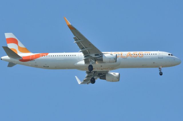 Airbus A321 (OY-TCE) - Kongelundsfortet RWY04L