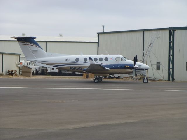 Beechcraft Super King Air 200 (N90WE)