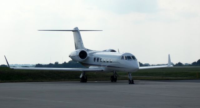 Gulfstream Aerospace Gulfstream IV (N44CE) - Catching some tarmac time is this 1989 Gulfstream Aerospace G-IV in the Summer of 2023.