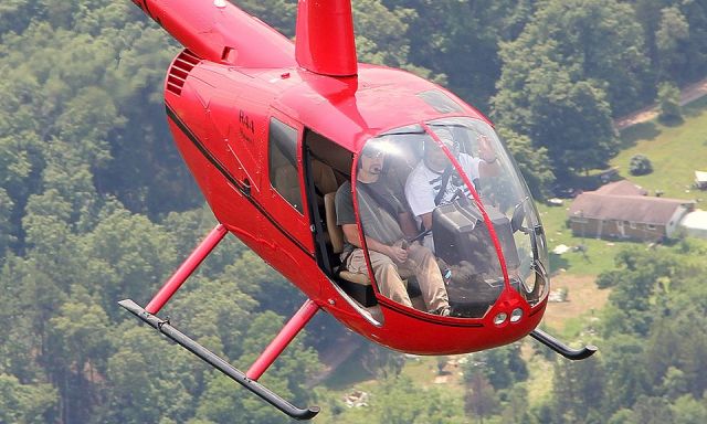 Robinson R-44 (N133CC) - Terry Underwood and Paul Salmon in N133CC