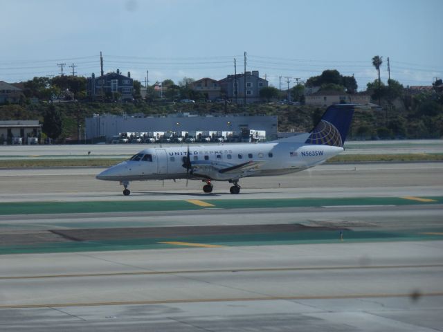 Embraer EMB-120 Brasilia (N563SW)