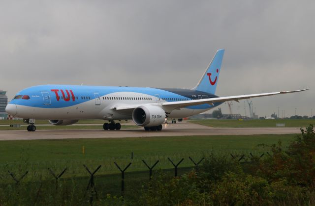 Boeing 787-9 Dreamliner (G-TUIJ)