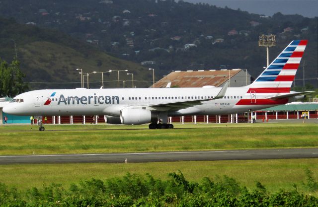 Boeing 757-200 (N199AN)