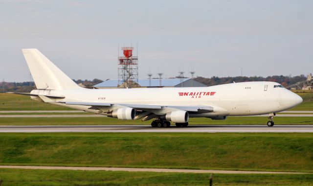 Boeing 747-400 (N712CK) - Kalitta 747-400 rolling down RWY 36R for a flight to ANC.