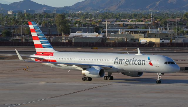 Boeing 757-200 (N203UW)