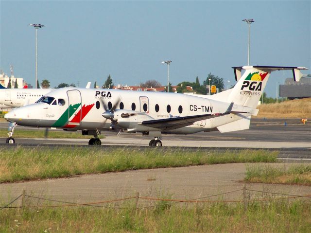 Aerospatiale ATR-42-300 (CS-TMV)