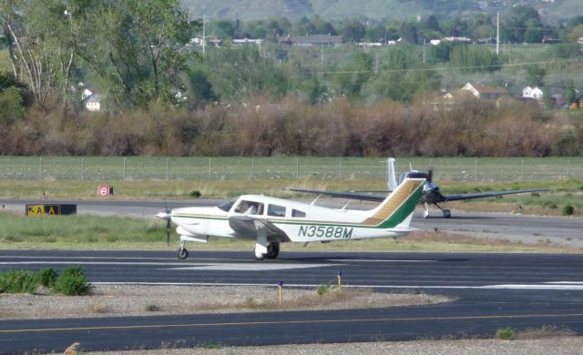 Piper Cherokee (N3588M) - N3588M Departing runway 31 ‎May ‎17, ‎2008