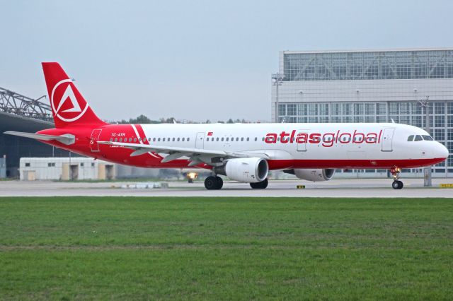 Airbus A321 (TC-ATR)
