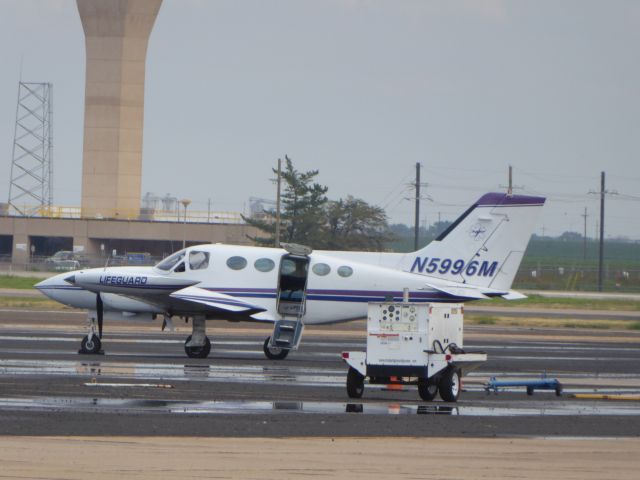 Cessna 421 (N5996M)