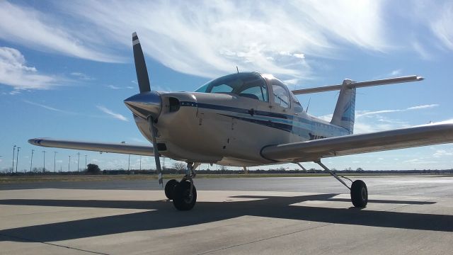 Piper Tomahawk (N2330D)