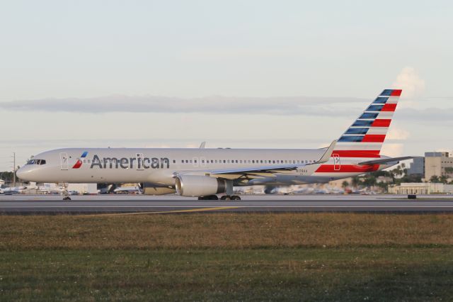 Boeing 757-200 (N178AA)