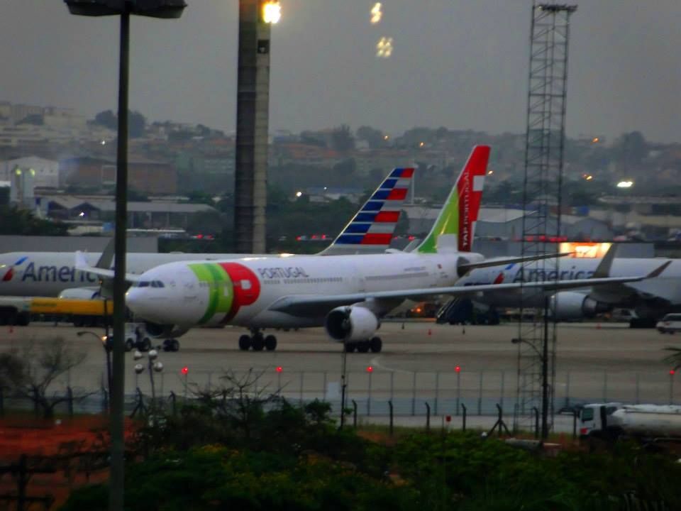 Airbus A330-300 (CS-TOK)