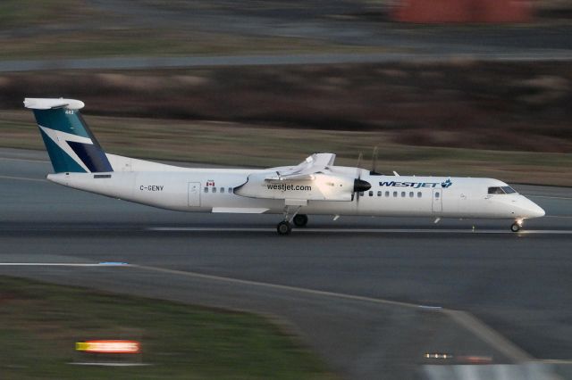 de Havilland Dash 8-400 (C-GENV)