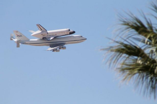 Boeing 737-500 (ELL105) - NASA Space Shuttle Endeavour