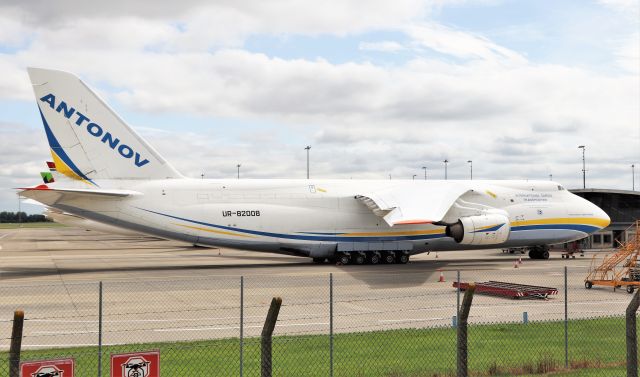 Antonov An-124 Ruslan (UR-82008) - adb an-124-100m ur-82008 at shannon 13/7/21.