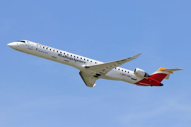 Bombardier CRJ-1000 (EC-MQQ)