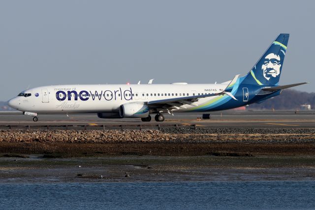 Boeing 737-900 (N487AS) - AS 306 departing to Seattle