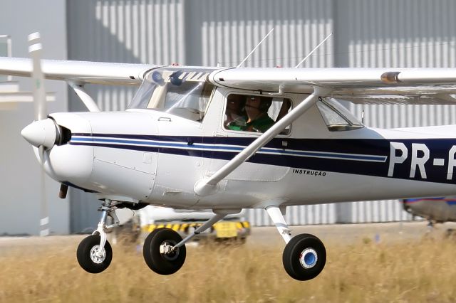 Cessna 152 —