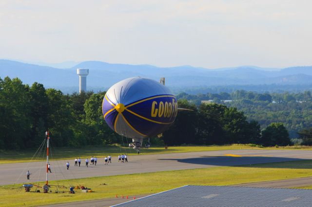 N3A — - Goodyear Airship N3A landing runway 19 at the Hickory Airport