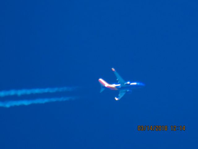 Boeing 737-700 (N7723E)
