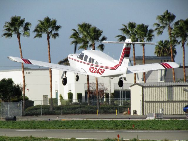 Piper Lance 2 (N2243F) - Taking off RWY 24