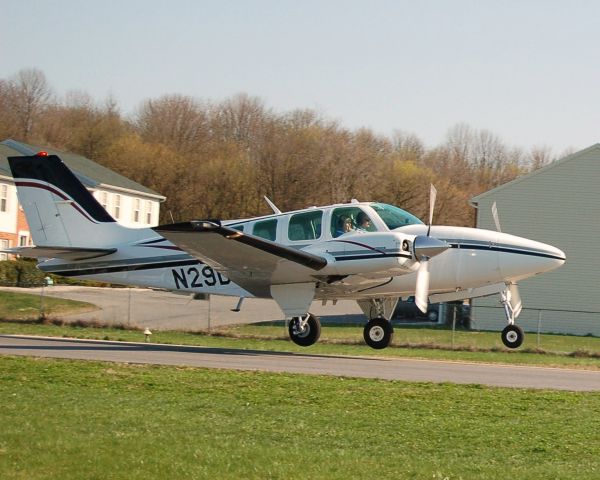 Beechcraft Baron (58) (N29DA)