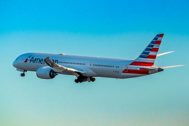 Boeing 787-9 Dreamliner (N841AN) - American Airlines 787-9 taking off from PHX on 10/16/22. Taken with a Canon 850D and Tamron 70-200 G2 lens.