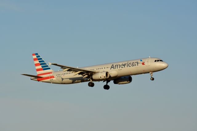 Airbus A321 (N508AY)