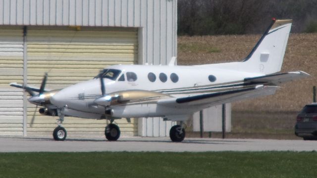 Beechcraft King Air 90 (N11EB)