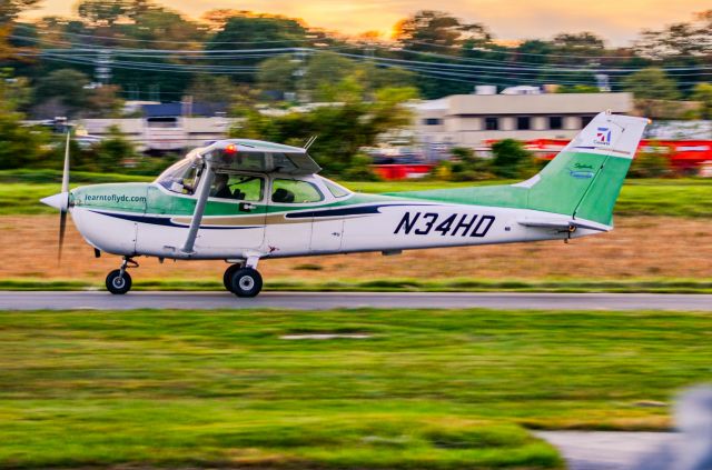 Cessna Skyhawk (N34HD)
