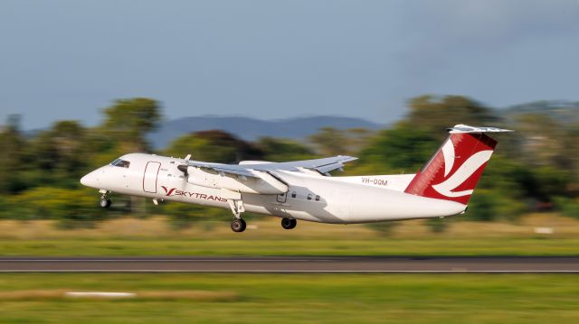 de Havilland Dash 8-300 (VH-QQM)