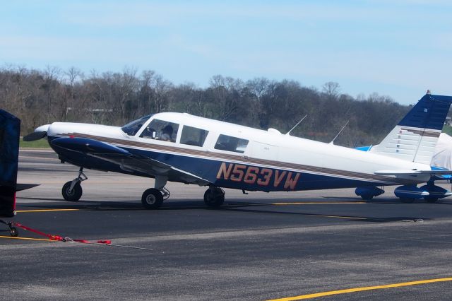 Piper Saratoga (N563VW)