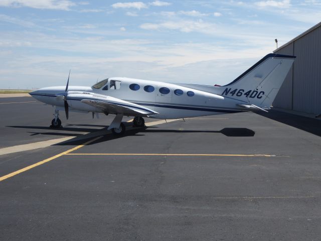 Cessna 421 (N464DC)