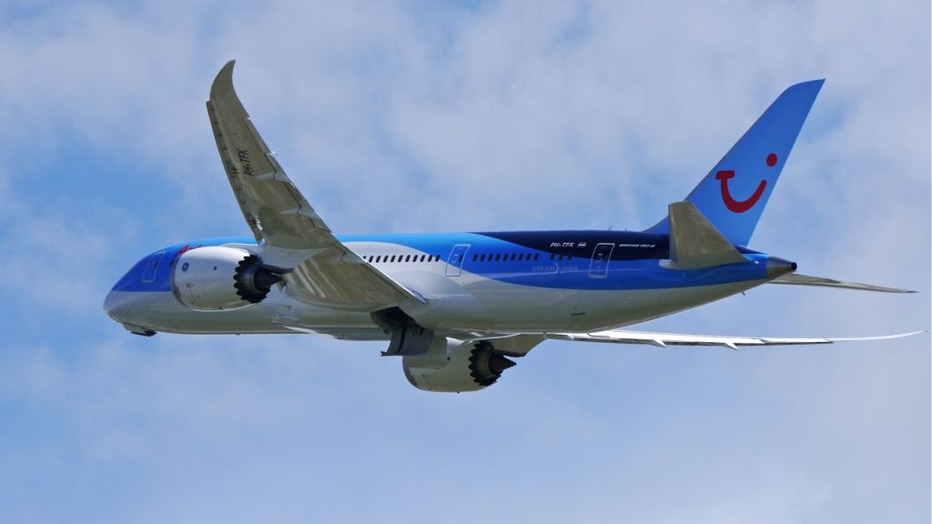 Boeing 787-8 (PH-TFK) - BOE334 climbs from Rwy 34L for a flight test on 5/27/14. (LN:182 / cn 36427).