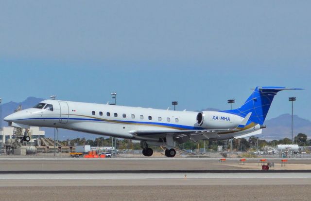 Embraer ERJ-135 (XA-MHA) - Charter in from Mexico.