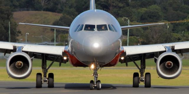 Airbus A321 (VH-VWX) - 24 OCT 2014br /On arrival from Melbourne (YMML)