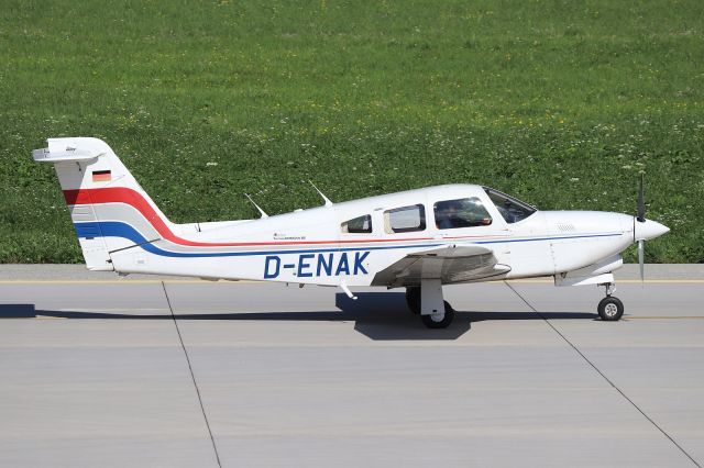 Piper Cherokee (D-ENAK)