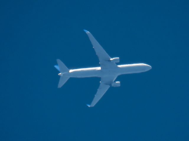 BOEING 767-300 (N647UA)