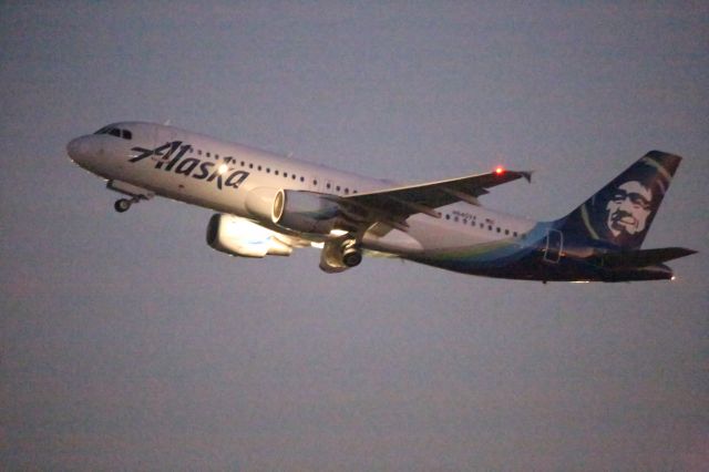 Airbus A320 (N840VA)