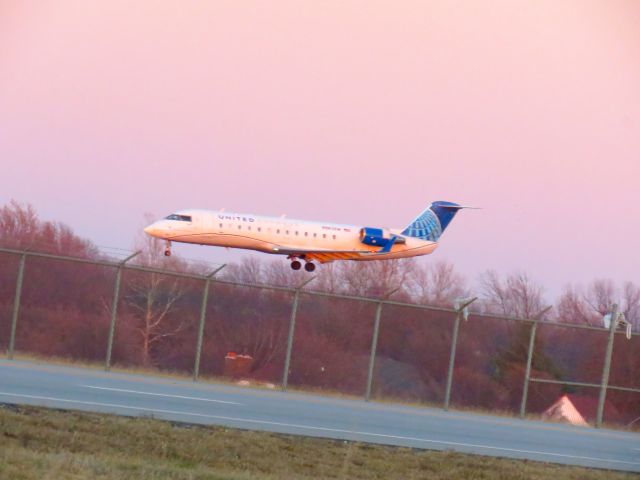 Canadair Regional Jet CRJ-200 (N963SW) - SKW5030br /DEN-JLNbr /01/22/2025