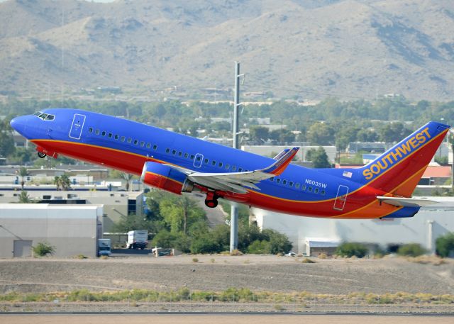 BOEING 737-300 (N603SW)