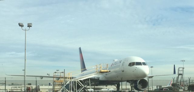 Boeing 757-200 — - This was taken at LAX. I cant tell what the tail number was but I did get a lucky shot.